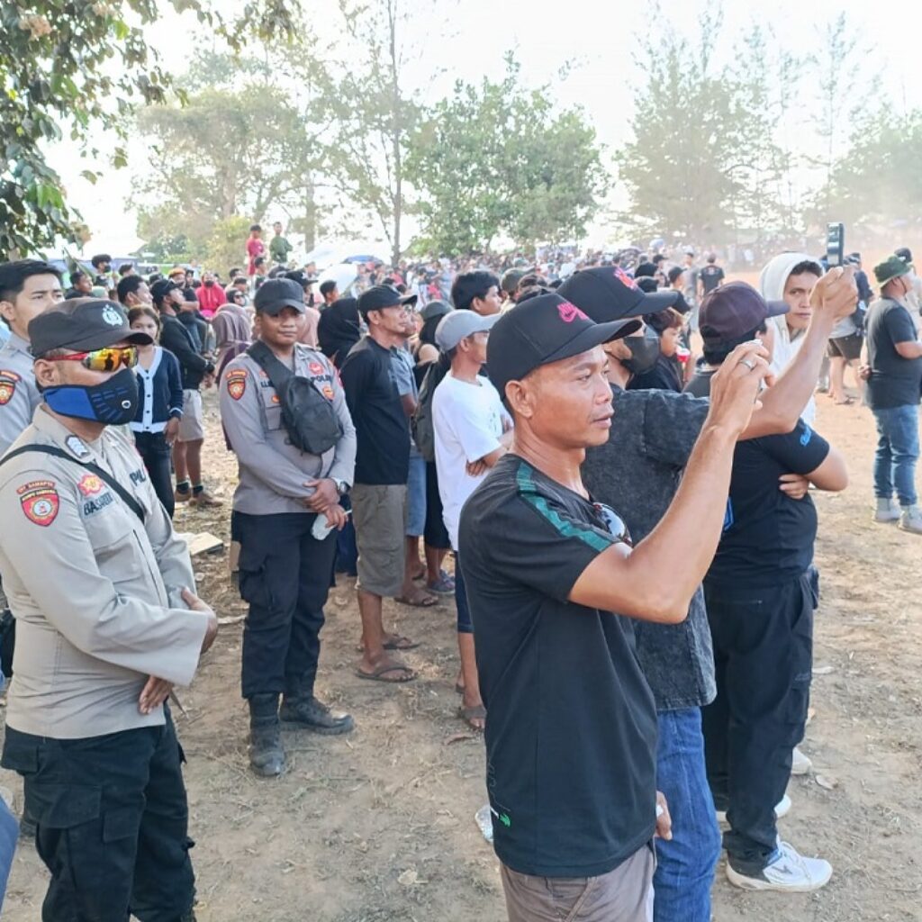 Polisi Amankan Kejuaraan Grasstrack Idul Fitri 2026 di Ketapang, Ratusan Penonton Padati Sirkuit Tanjung Batu