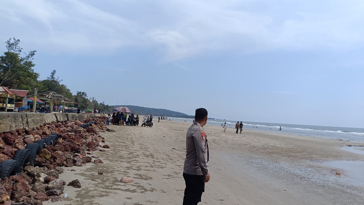 Polsek Kendawangan Intensifkan Patroli di Pantai Pasir Putih