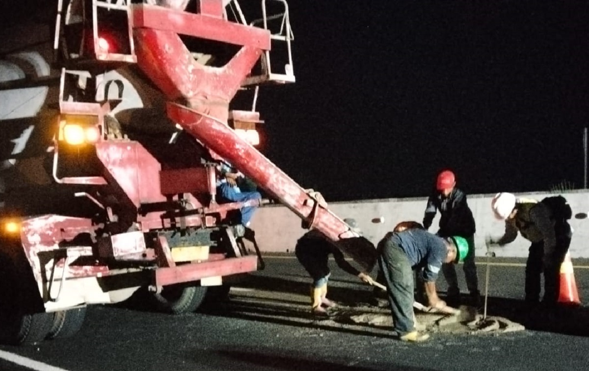 Retakan Tol Cisumdawu KM 207 Sepanjang 100 Meter