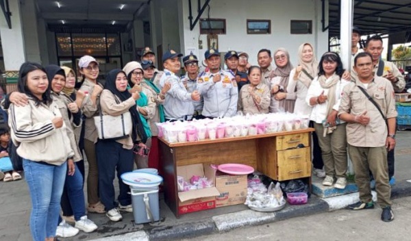 Safari Ramadan AJB Tebar 5.000 Takjil di Berbagai Daerah