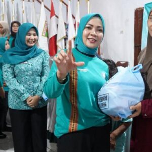 TP PKK Lampung Salurkan Ratusan Paket Sembako dan Bantuan Gizi Anak, Sasar Warga di 3 Daerah