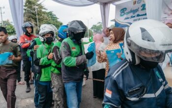 TP PKK dan DWP Lampung Bagikan 300 Paket Takjil