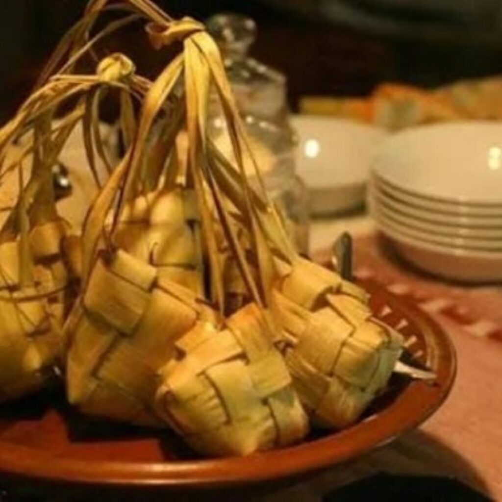 Tradisi Qunutan Ramadan Hidupkan Kebersamaan Warga Kecamatan Cirinten