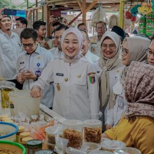 Wagub Lampung Tinjau Pasar Kangkung, Pastikan Harga dan Stok Pangan Aman Jelang Idulfitri