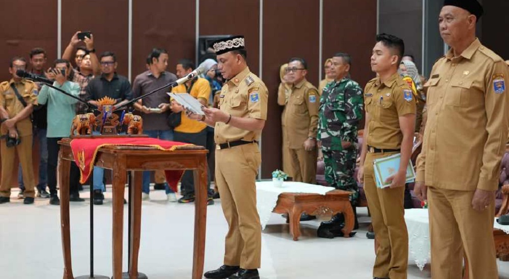 Wali Kota Metro Bambang Iman Santoso Lantik 100 Pejabat Baru