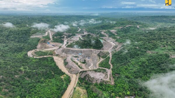 Progres pembangunan Bendungan Manikin di Nusa Tenggara Timur.