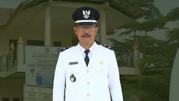 Kades Sukaharja Kecamatan Warungkiara memberikan penjelasan kepada Mitrapol