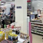 Petugas patroli malam Polres Labusel melakukan pengamanan di Kotapinang.