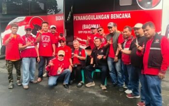 Kegiatan pengobatan gratis warga Desa Citepus Palabuhanratu Sukabumi