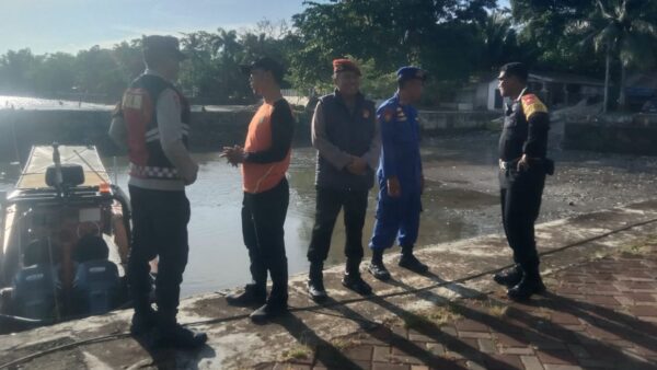 Satpolairud Polres Pandeglang patroli laut di Pantai Carita