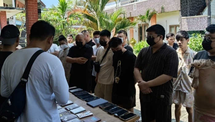 16 WNA Diduga Sindikat Siber Diamankan di Cimaja,