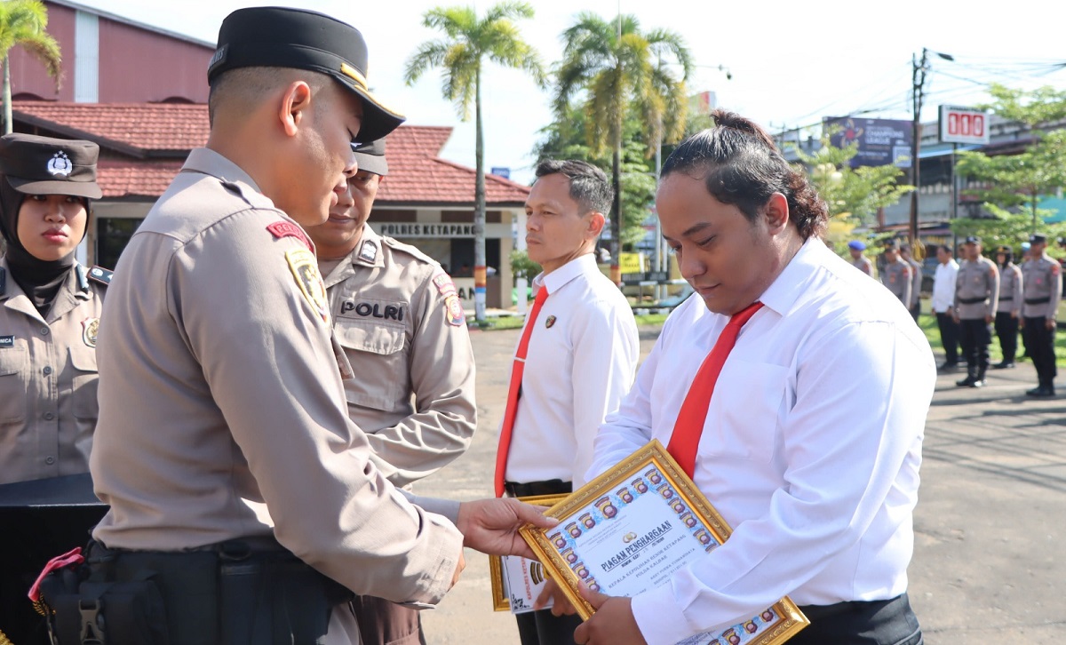 7 Personel Polres Ketapang Digganjar Penghargaan