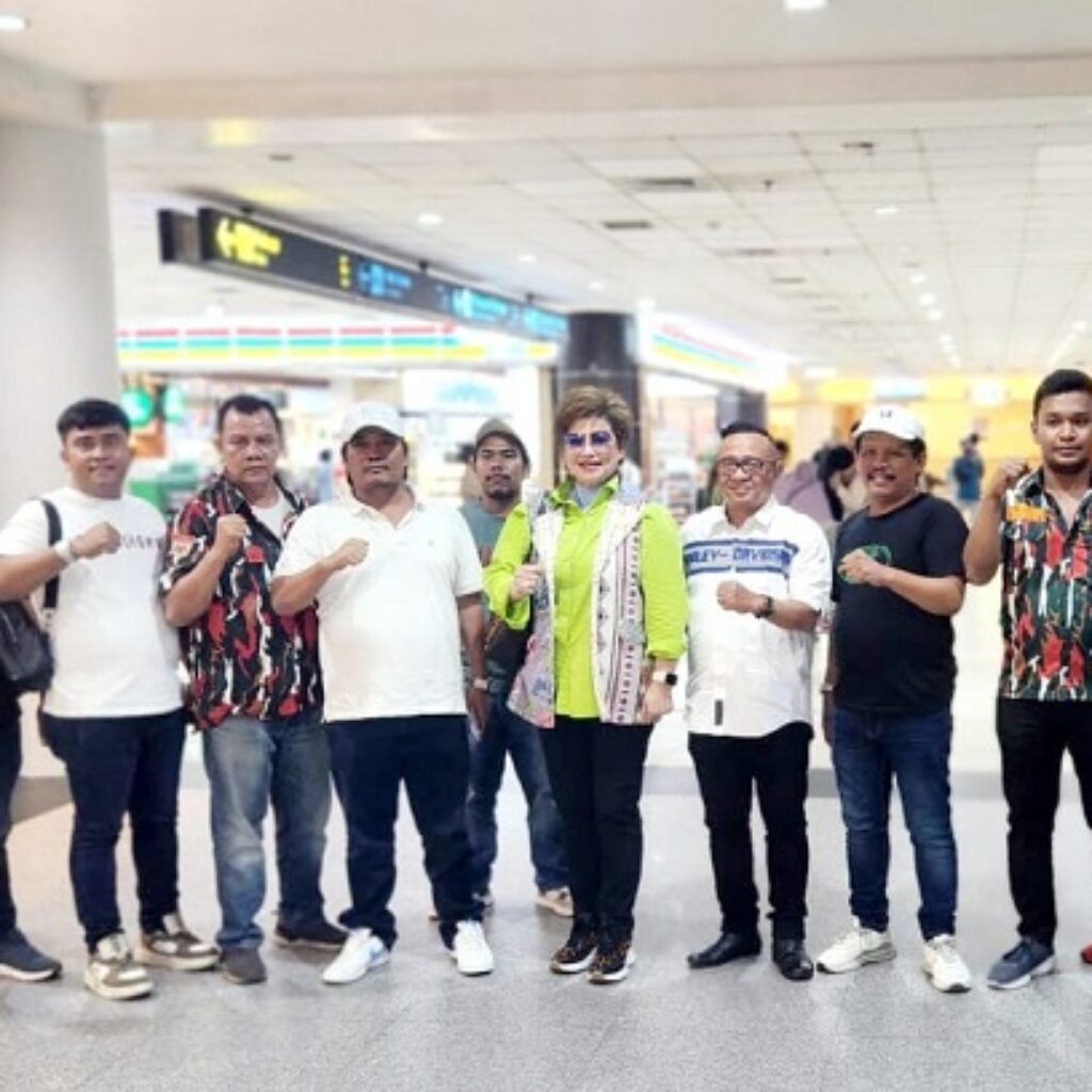 Tiba di Medan, Anggota DPD RI Maya Rumantir Disambut Hangat Laskar Merah Putih Sumut