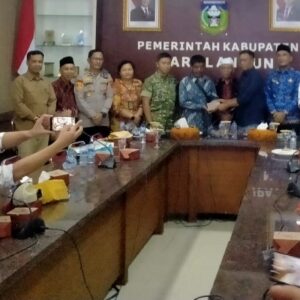 Bupati Sarolangun Mediasi Konflik PT SAL dan SAD, Sepakati Damai dengan Ganti Rugi Rp75 Juta