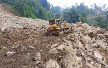 Longsor Tutup Jalan Nasional Pameu–Geumpang Aceh