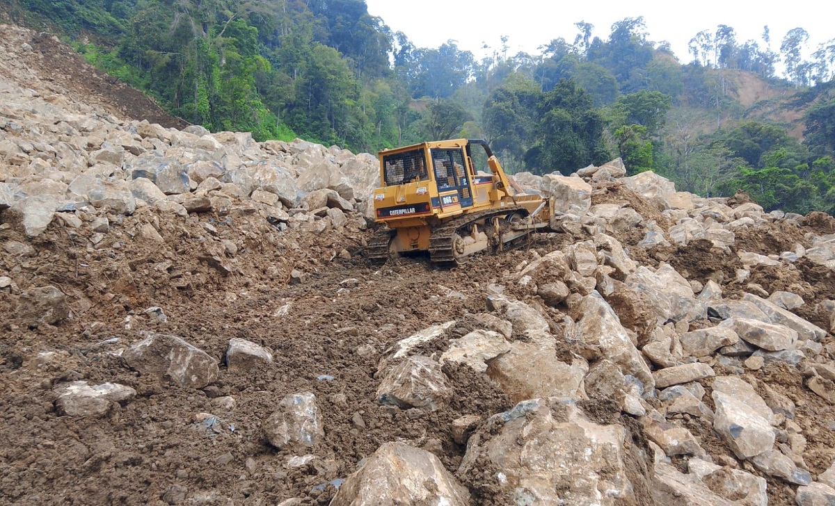 Longsor Tutup Jalan Nasional Pameu–Geumpang Aceh
