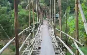 Miris! Jembatan Penghubung 2 Desa Rusak Parah
