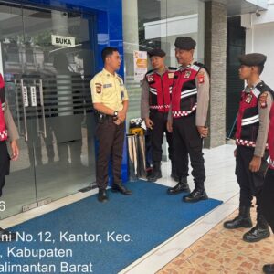 Pastikan Kamtibmas Aman dan Kondusif, Patroli Samapta Polres Ketapang Sasar Bank hingga Permukiman