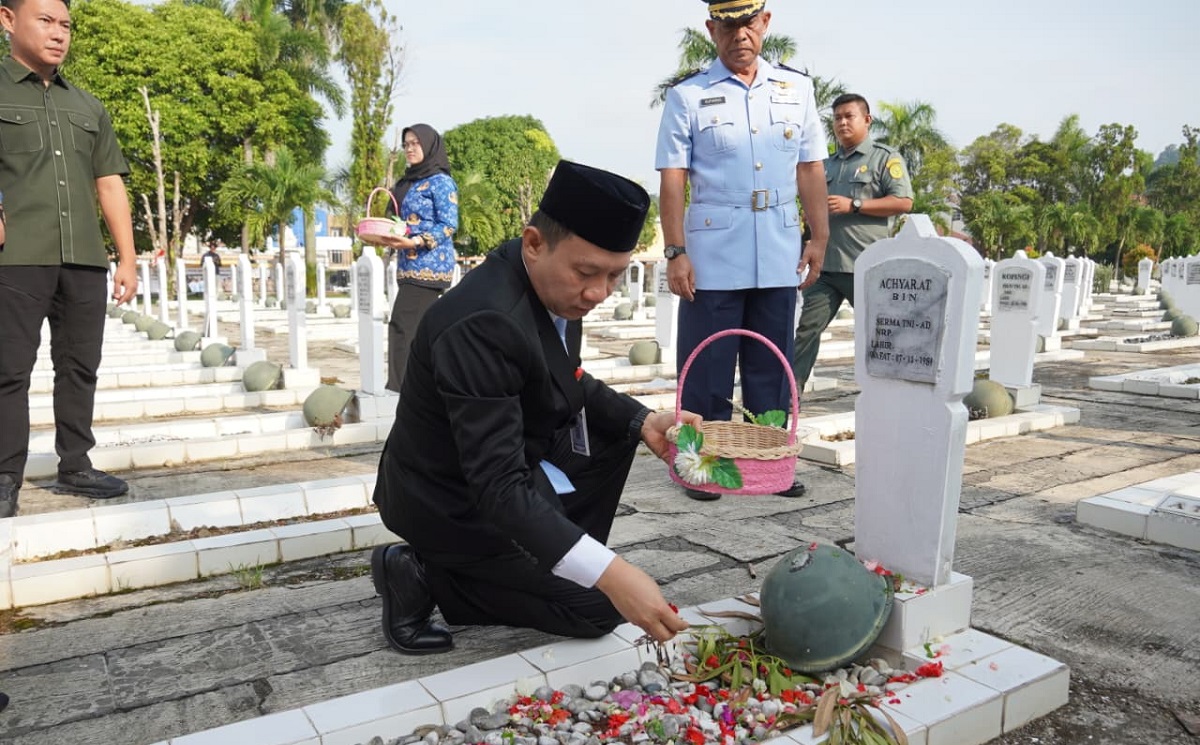 Pemprov Gelar Upacara Ziarah di TMP