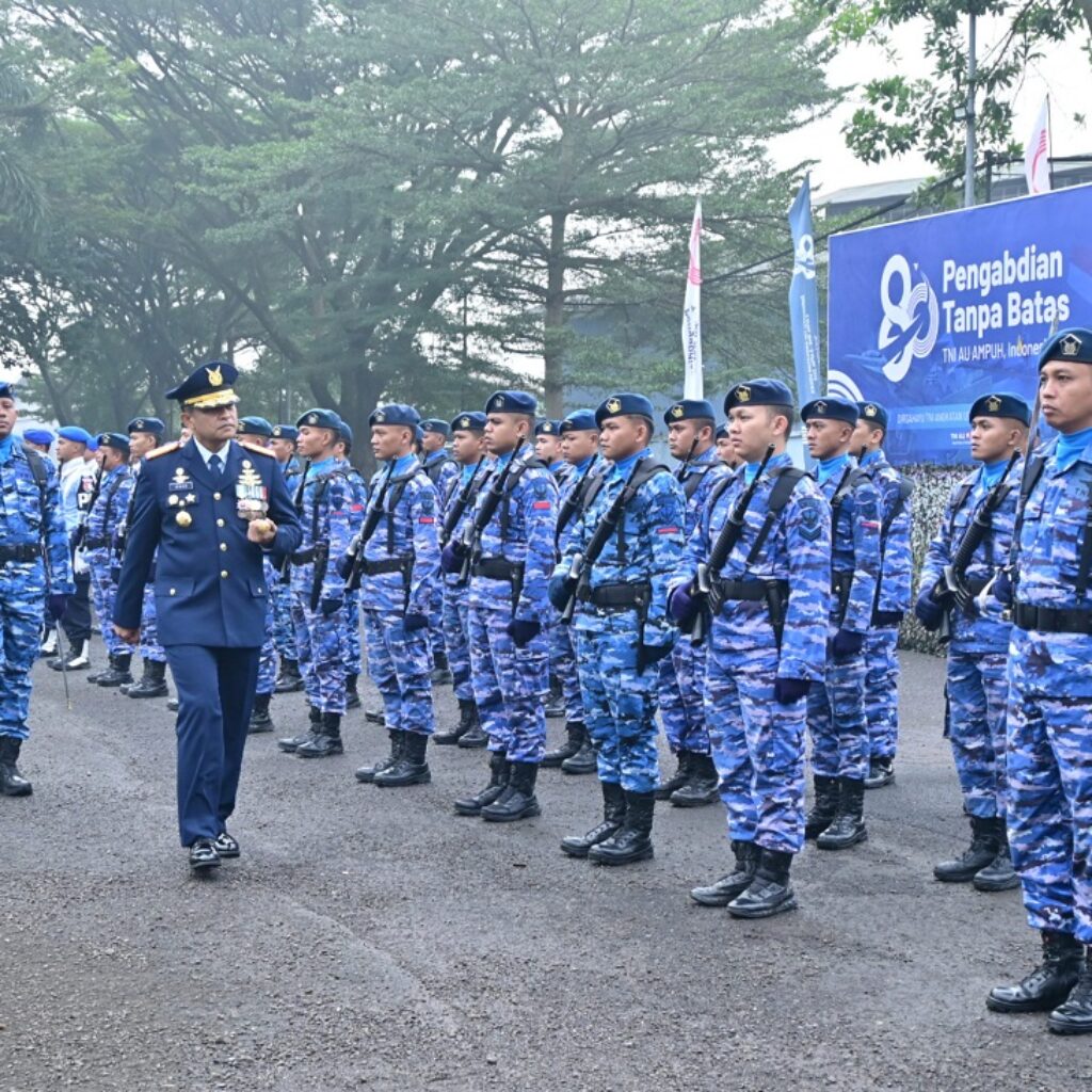 HUT ke-80 TNI AU, Personel Lanud Husein Sastranegara Ikuti Upacara, Kasau Tekankan Profesionalisme dan Kekuatan Udara