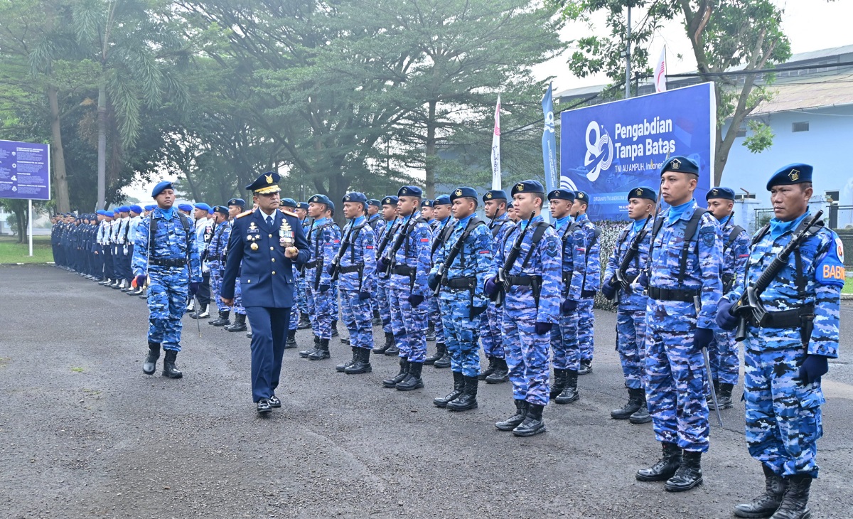 Personel Lanud Husein Sastranegara Ikuti Upacara