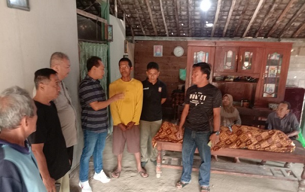 Polisi Evakuasi Lansia Meninggal di Kedungtuban Blora