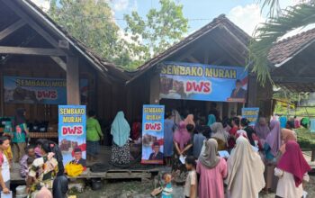 Ratusan Paket Sembako Murah Digelar di Blora