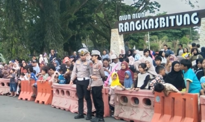 Satlantas Polres Lebak Kawal Rombongan Seba Baduy 2026