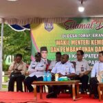 Wamendes Ahmad Riza Patria Resmikan Lampu Jalan di Merauke, Warga Kampung Torai Kini Lebih Aman dan Produktif