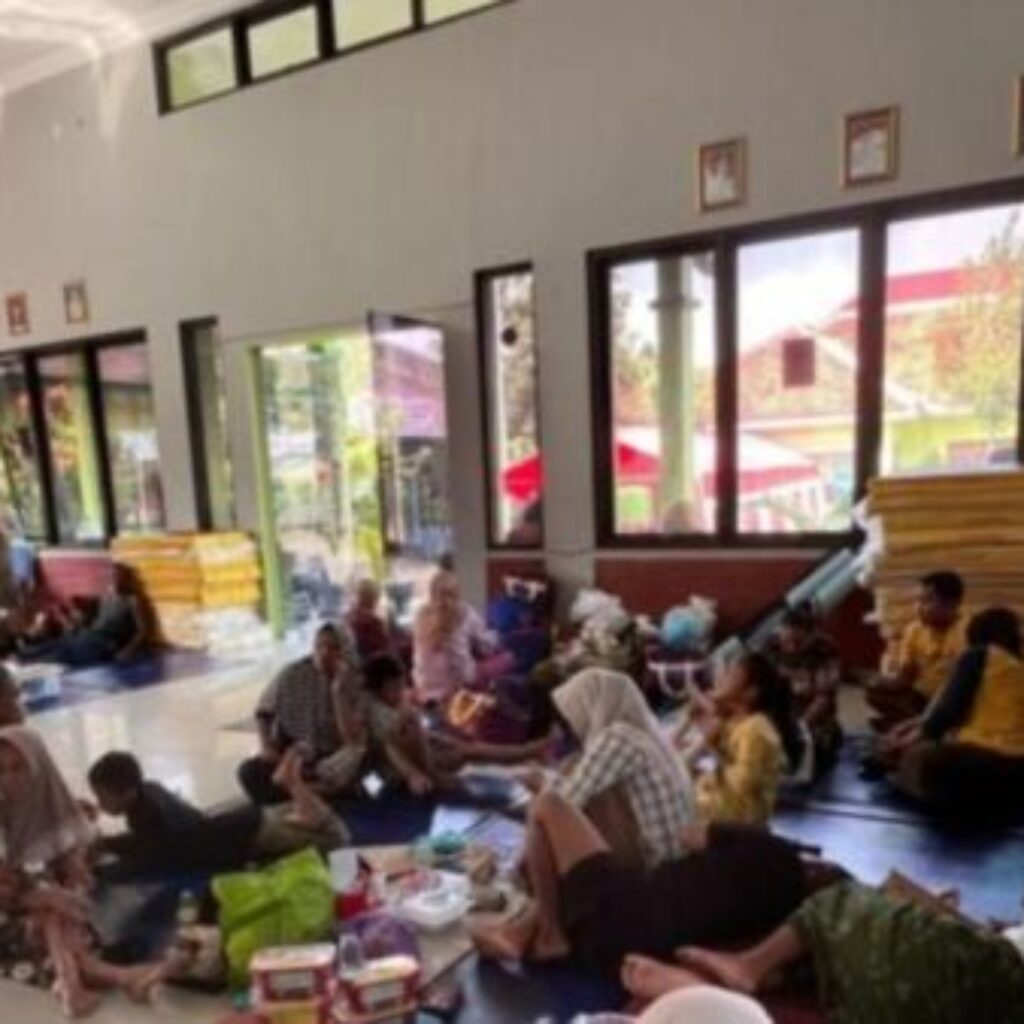 Update Banjir Demak: 2.839 Warga Mengungsi, Tanggul Jebol Picu Genangan Hingga 1,5 Meter