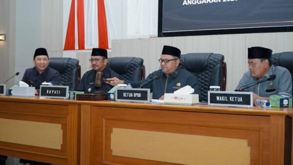 Rapat Paripurna DPRD Sukabumi membahas LKPJ 2025 dan RKPD 2027.