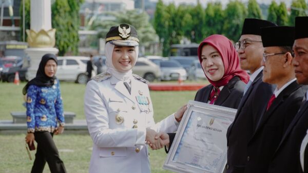 Wakil Gubernur Lampung Jihan Nurlela saat memimpin upacara HUT ke-62 Lampung.