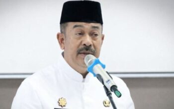 Kades Jambur Baru diduga merusak aset jalan lingkungan di Mandailing Natal.