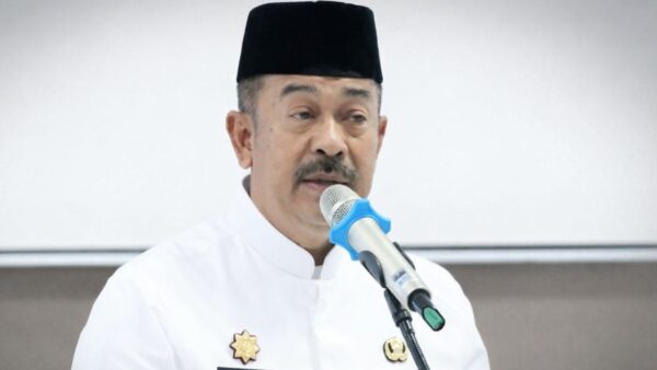 Kades Jambur Baru diduga merusak aset jalan lingkungan di Mandailing Natal.