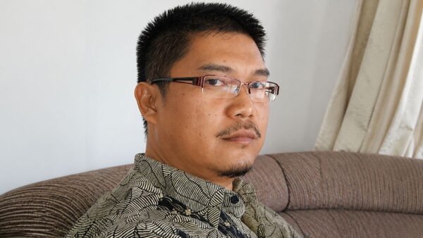 Dokumen proyek koperasi merah putih yang dianalisis oleh ahli hukum terkait dugaan kejanggalan administratif.