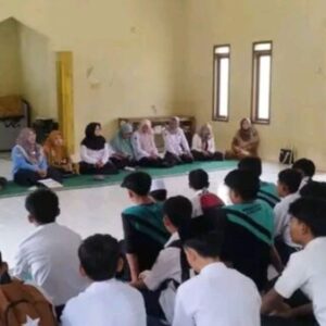 Sosialisasi Media Sosial Anak 16 Tahun Digelar KUA Bojongmanik, Siswa MTs Diberi Edukasi