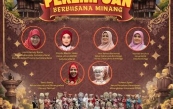 1.000 Perempuan Minang Berbusana Adat