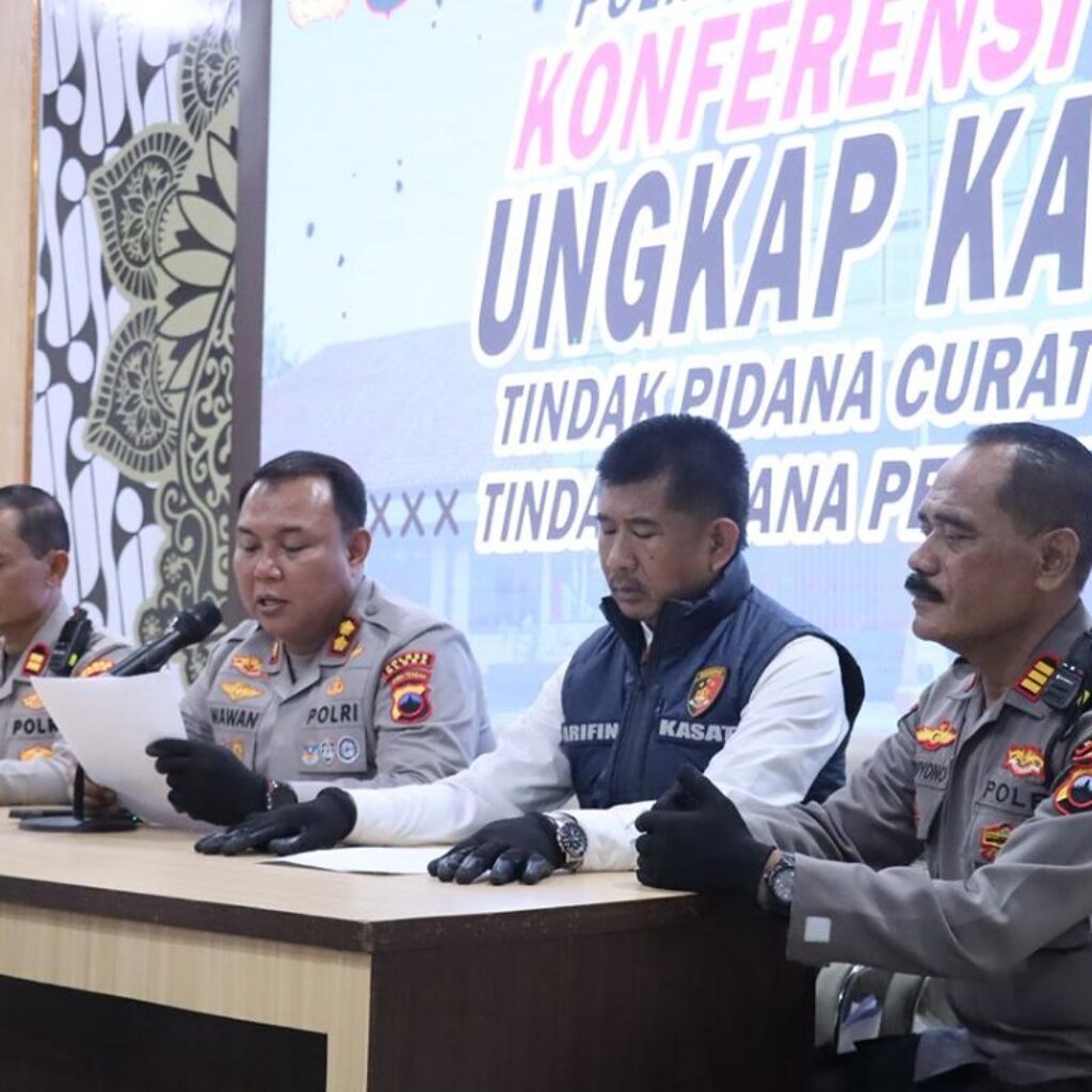 Bongkar Komplotan Spesialis Pembobol Toko, Polres Blora Bekuk Tiga Pelaku Curat