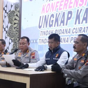 Bongkar Komplotan Spesialis Pembobol Toko, Polres Blora Bekuk Tiga Pelaku Curat