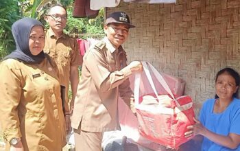 Camat Cirinten Kunjungi Rumah Tidak Layak Huni