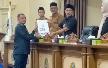 DPRD Sarolangun Gelar Paripurna Pandangan Fraksi