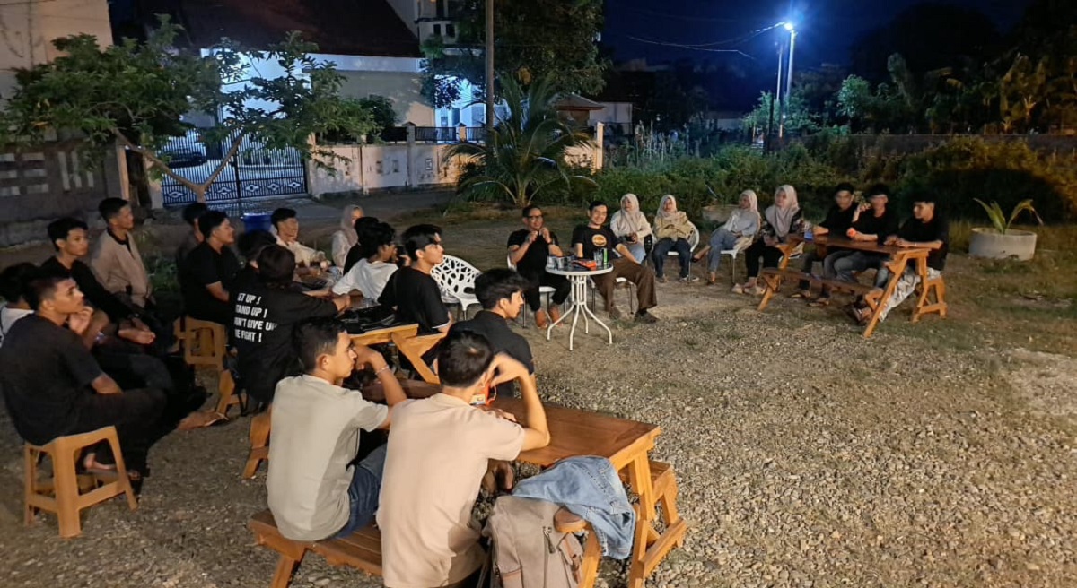 Diskusi Mahasiswa Samadua Bersama Rafly Kande