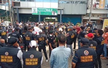 Forum Cakar Sriwijaya Gelar Aksi di Kantor FIF Group