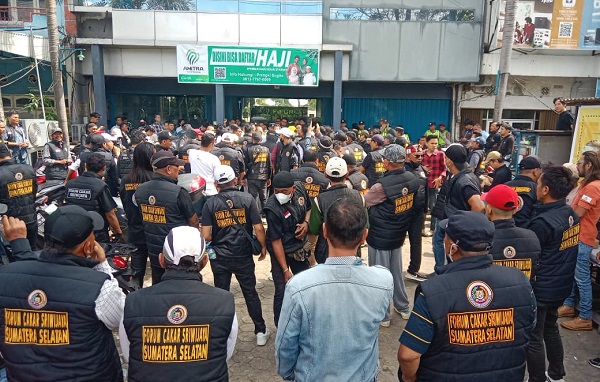 Forum Cakar Sriwijaya Gelar Aksi di Kantor FIF Group