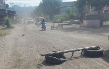 Keluhkan Debu Proyek Jalan Lintas Provinsi di Meukek