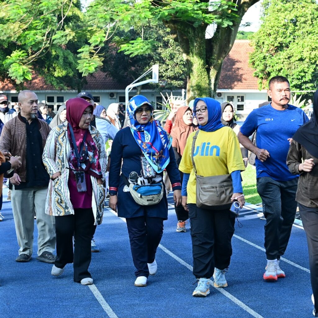 Lanud Husein Sastranegara Gelar “Olahraga Ceria”, Warga Bandung Diajak Hidup Sehat Sambil Dukung UMKM