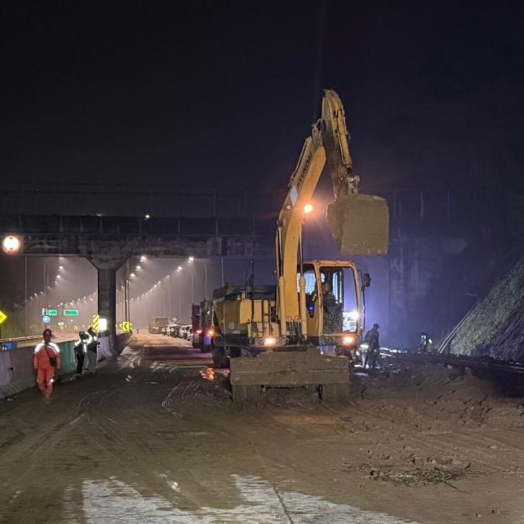 Longsor di Tol Bocimi KM 72 Berhasil Ditangani, Kementerian PU Pastikan Jalur Kembali Operasional
