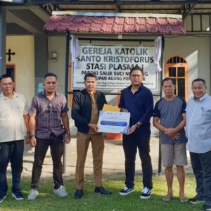 PTPN IV PalmCo Pasang PLTS di Gereja Katolik Kalbar, Dorong Energi Bersih dan Efisiensi Biaya Operasional Rumah Ibadah