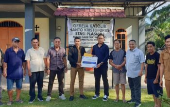 PTPN IV PalmCo Pasang PLTS di Gereja Katolik Kalbar