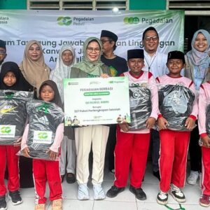 Hari Pendidikan Nasional 2026, Pegadaian Kanwil IX Salurkan Beasiswa dan Bantuan Sekolah untuk 750 Pelajar